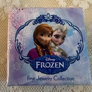 “Frozen” Silver and Blue Silver Plated Snowflake Pendant Necklace NWT